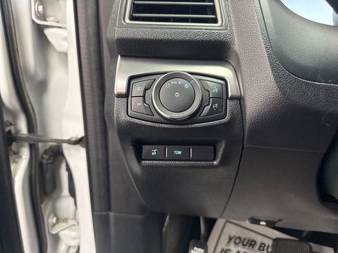 Used 2018 Ford Explorer XLT w/ Equipment Group 201A image 11
