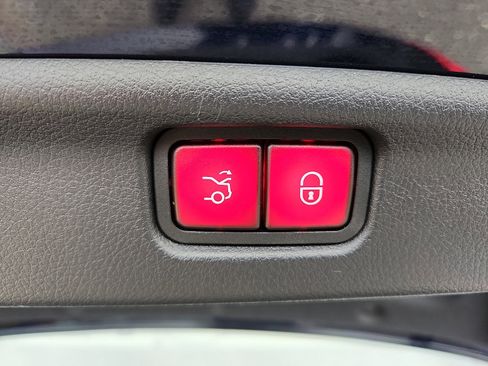 Used 2022 Mercedes-Benz C 300 4MATIC Sedan image 33