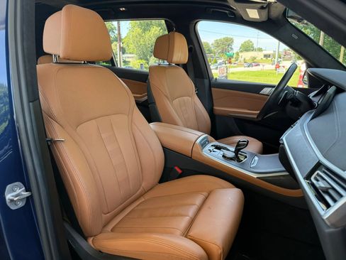 Used 2022 BMW X7 xDrive40i w/ M Sport Package AWD/4WD image 26