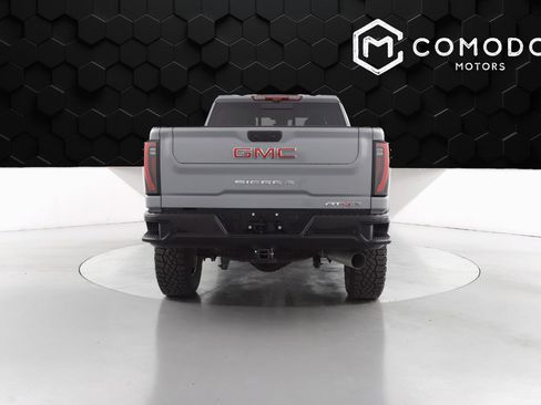 Used 2025 GMC Sierra 2500 AT4X image 4
