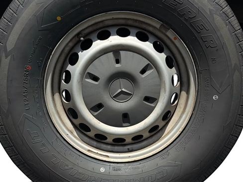 Used 2021 Mercedes-Benz Sprinter 2500 image 34