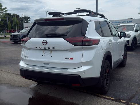 Used 2025 Nissan Rogue SV w/ Rock Creek Premium Package AWD/4WD image 5