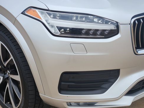 Used 2021 Volvo XC90 T6 Momentum w/ Protection Package Premier AWD/4WD image 11