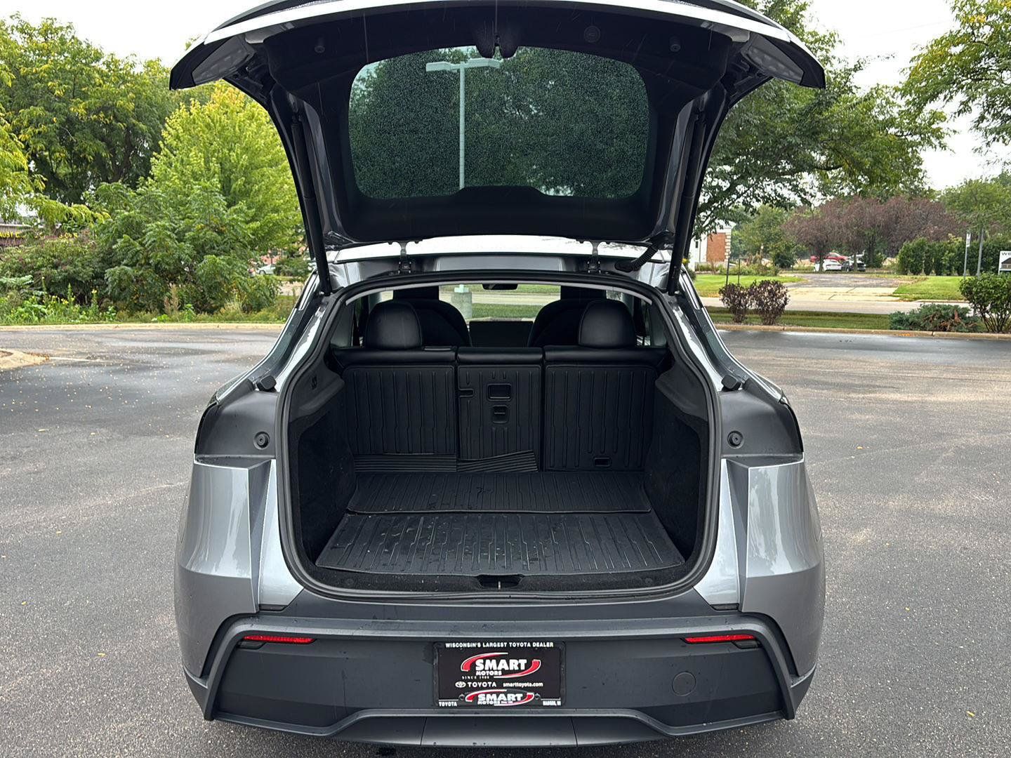 Used 2026 Tesla Model Y AWD image 16