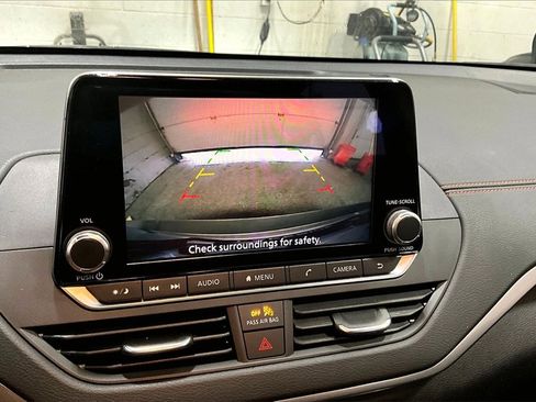 Used 2022 Nissan Altima 2.5 SR image 14