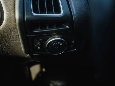 Used 2018 Ford Focus Titanium image 15