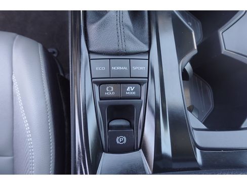 Used 2025 Toyota Camry SE w/ Convenience Package FWD image 21