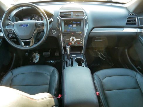 Used 2019 Ford Explorer Sport image 16