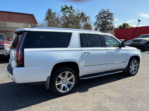 Used 2017 Cadillac Escalade ESV Premium Luxury image 6