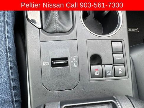 Used 2024 Toyota Highlander XSE FWD image 16
