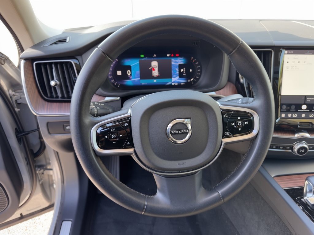 Certified 2024 Volvo XC60 B5 Plus AWD/4WD image 10
