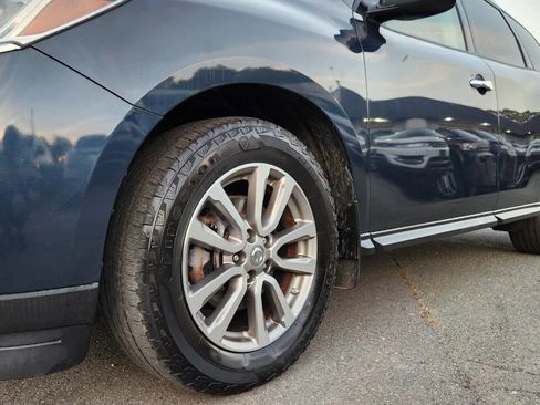 Used 2015 Nissan Pathfinder SV w/ Cargo Package image 7