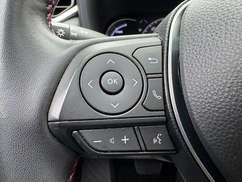 Used 2021 Toyota RAV4 SE image 16