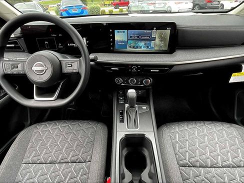 New 2025 Nissan Kicks SV w/ SV Premium Package image 5