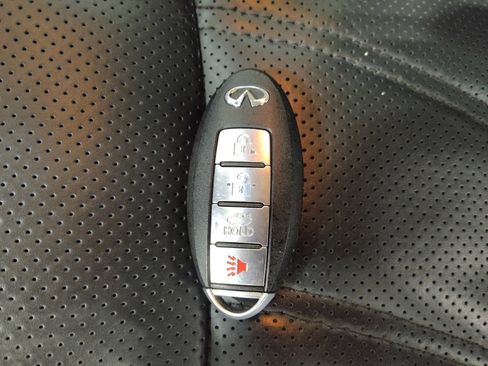 Used 2016 INFINITI Q70 L 3.7 w/ Deluxe Touring Package image 32