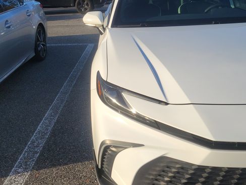 Certified 2025 Toyota Camry SE image 5