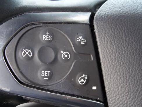 Used 2023 Chevrolet Traverse LT image 18