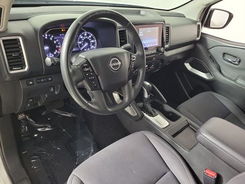 Used 2024 Nissan Frontier SV RWD image 18