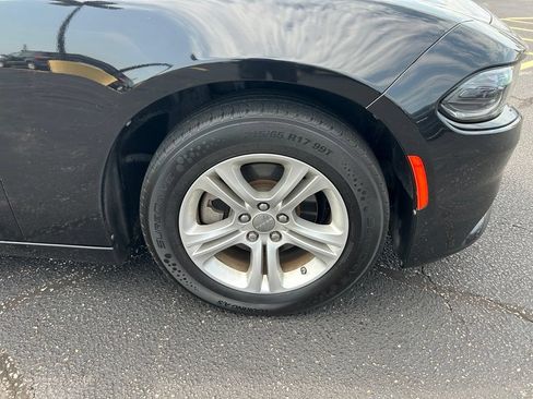 Used 2023 Dodge Charger SXT RWD image 2