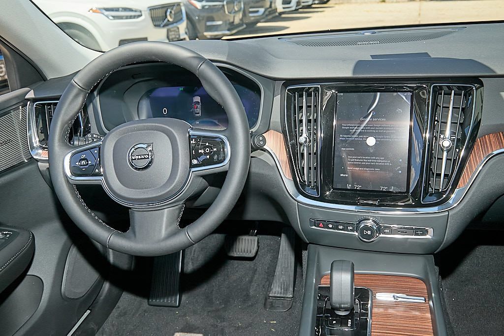 New 2026 Volvo V60 B5 Cross Country Plus w/ Climate Package AWD/4WD image 24