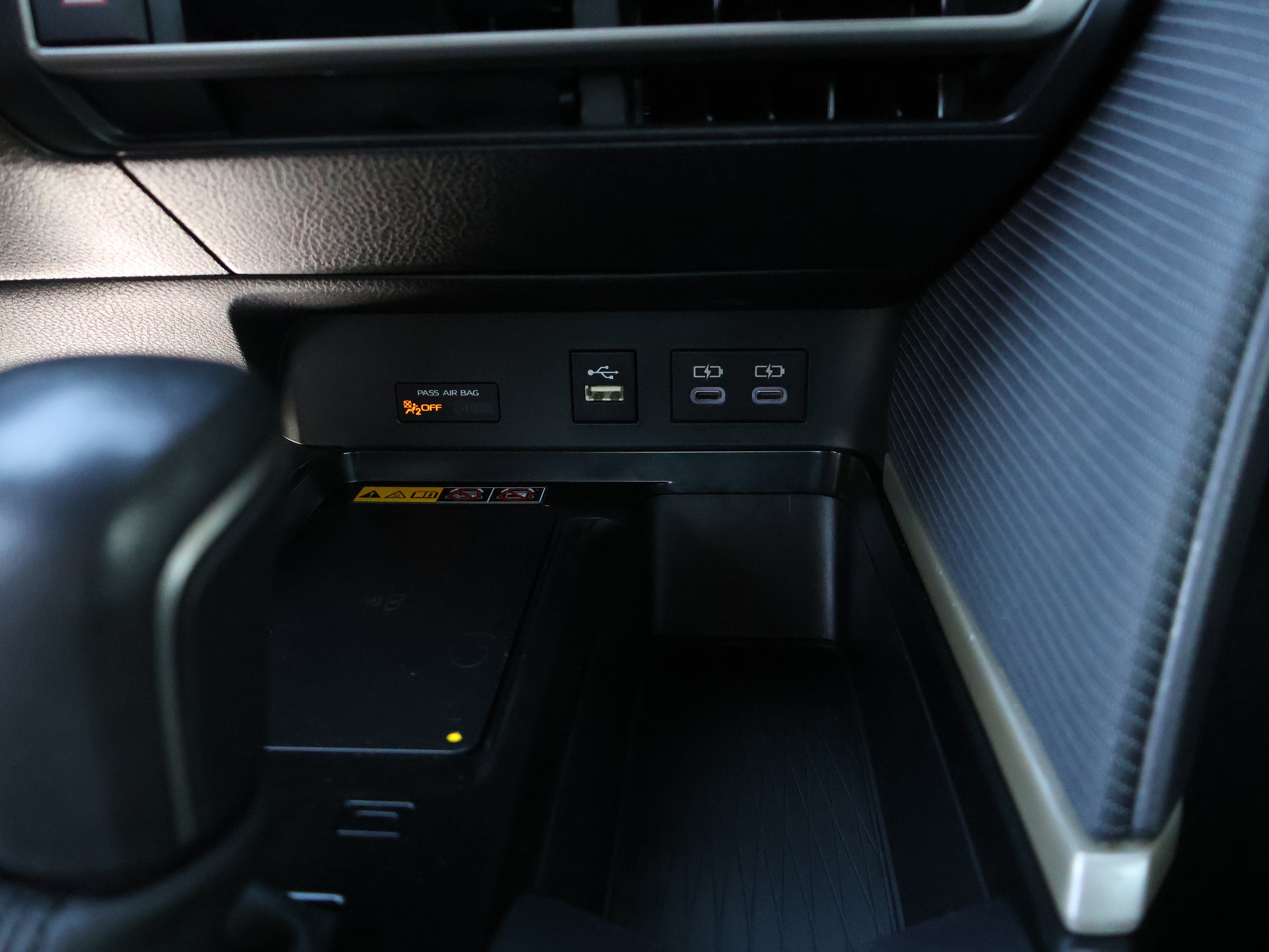 Used 2025 Toyota Camry SE FWD image 20