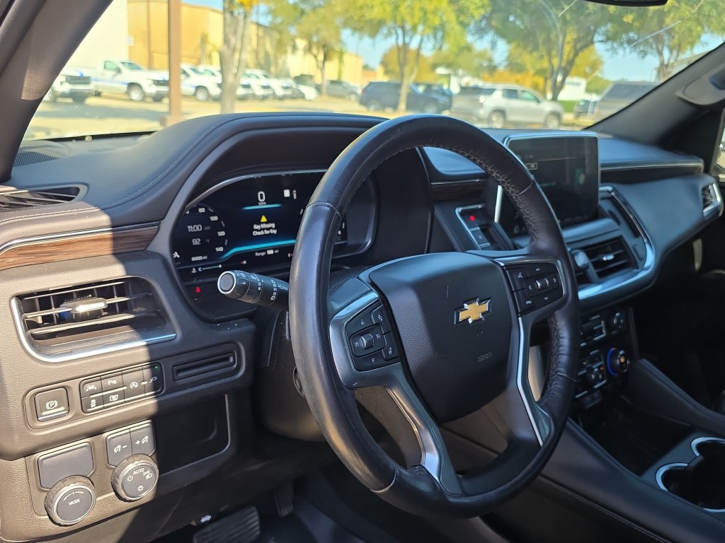 Used 2022 Chevrolet Suburban LT w/ LT Signature Plus Package RWD image 22