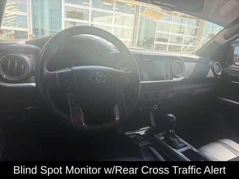 Used 2019 Toyota Tacoma TRD Sport AWD/4WD image 13