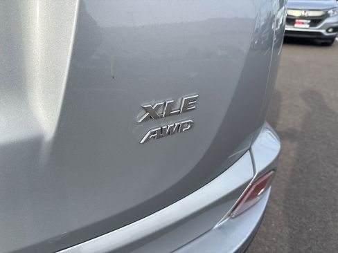 Used 2018 Toyota RAV4 XLE image 8