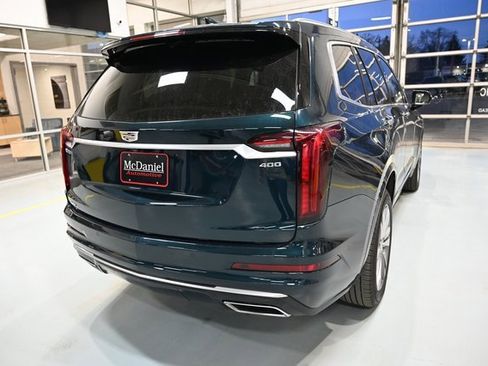 Used 2025 Cadillac XT6 Premium Luxury image 5