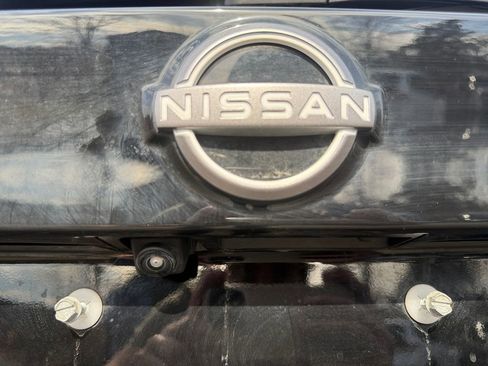 Certified 2025 Nissan Kicks SR image 17