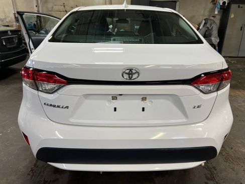 Used 2021 Toyota Corolla LE image 18