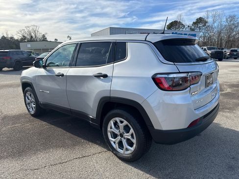 New 2025 Jeep Compass Sport image 7