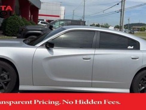 Used 2022 Dodge Charger GT RWD image 2