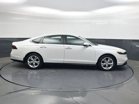 Used 2023 Honda Accord LX image 3