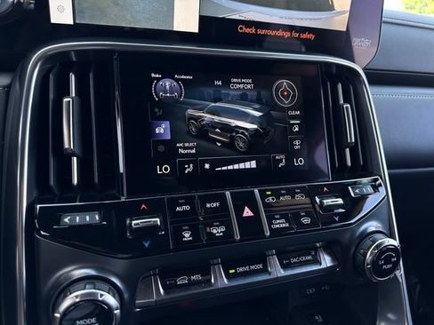 Used 2023 Lexus LX 600 4WD w/ Appearance Package image 27