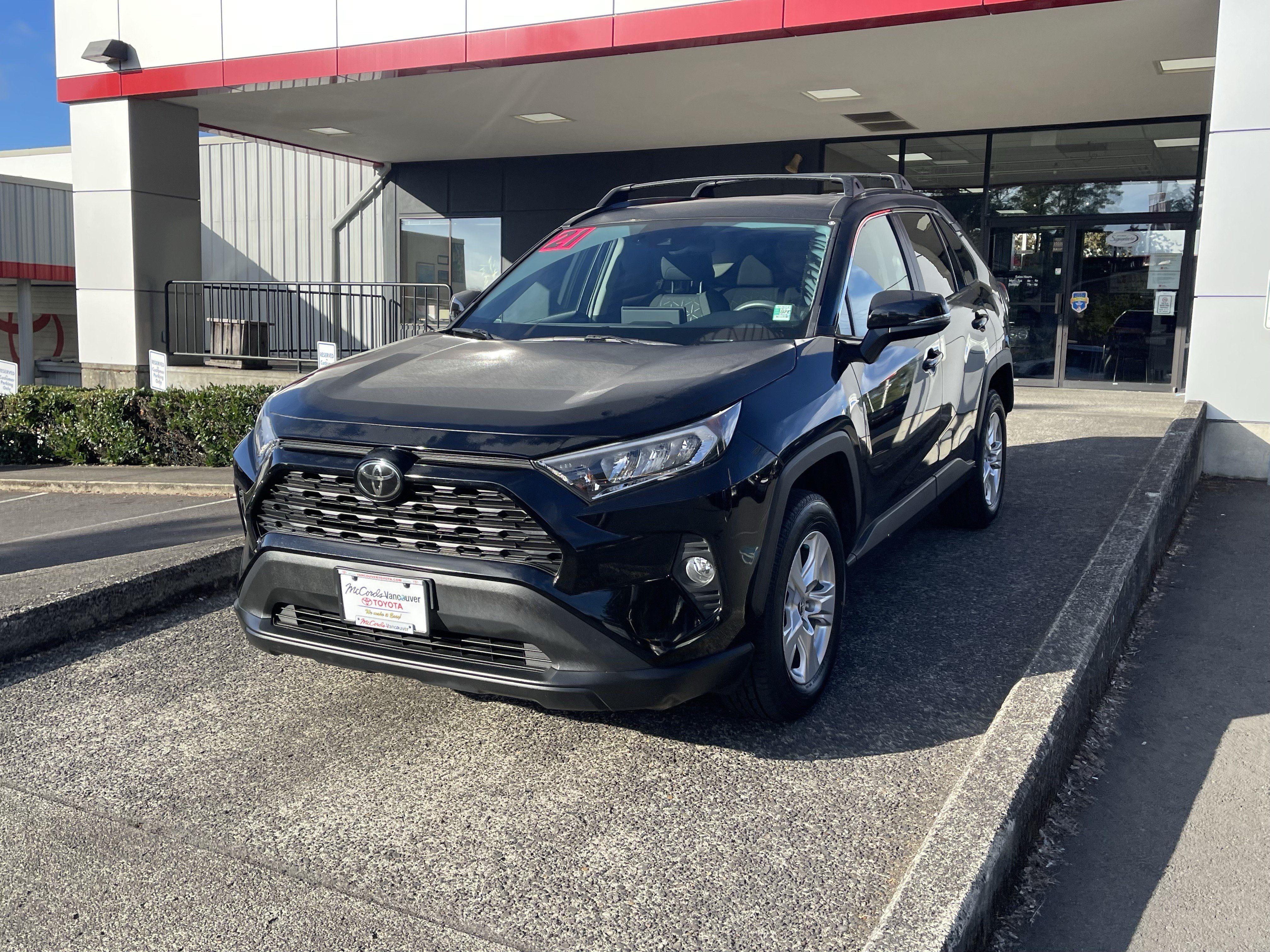 Certified 2021 Toyota RAV4 XLE w/ Convenience Package AWD/4WD image 5