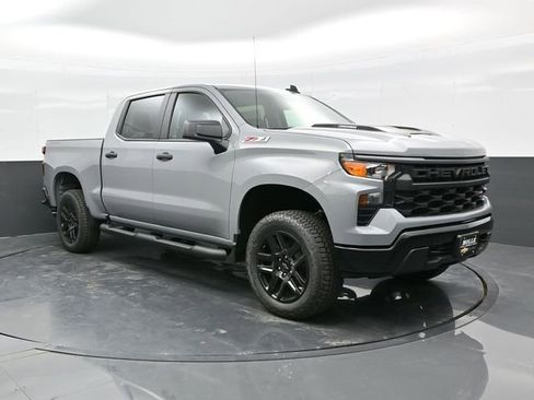 Used 2025 Chevrolet Silverado 1500 Custom Trail Boss w/ Turbomax Blackout Package image 1