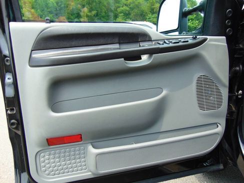 Used 2005 Ford F350 XLT AWD/4WD image 43