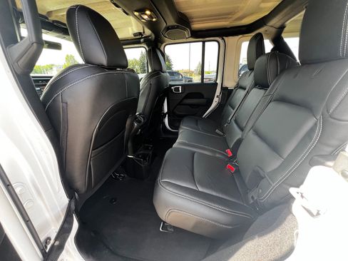 Used 2019 Jeep Wrangler Unlimited Sahara w/ Dual Top Group image 22