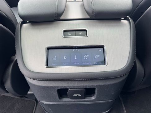 Used 2025 Lincoln Navigator Reserve AWD/4WD image 27