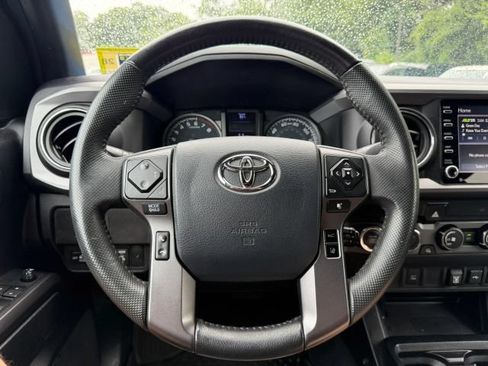Used 2020 Toyota Tacoma TRD Off-Road AWD/4WD image 16