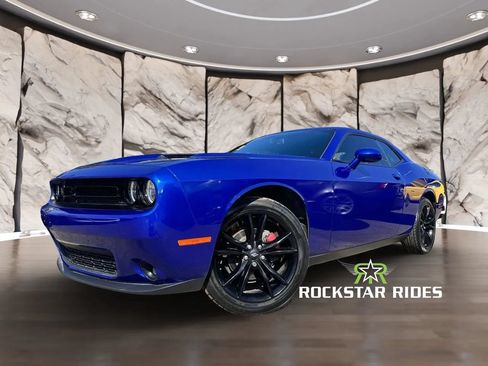 Used 2018 Dodge Challenger SXT w/ Blacktop Package RWD image 11
