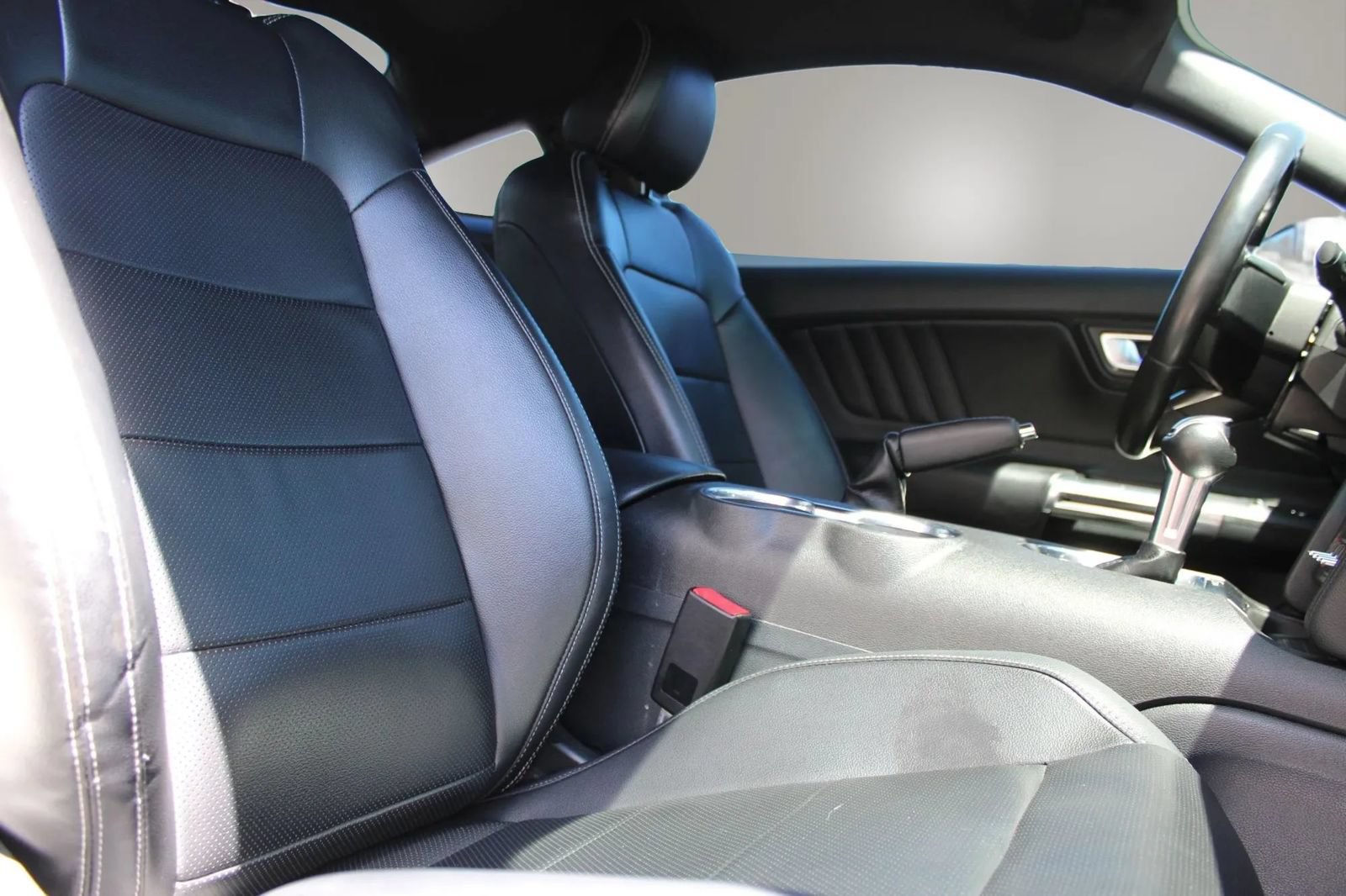 Used 2022 Ford Mustang Premium RWD image 15