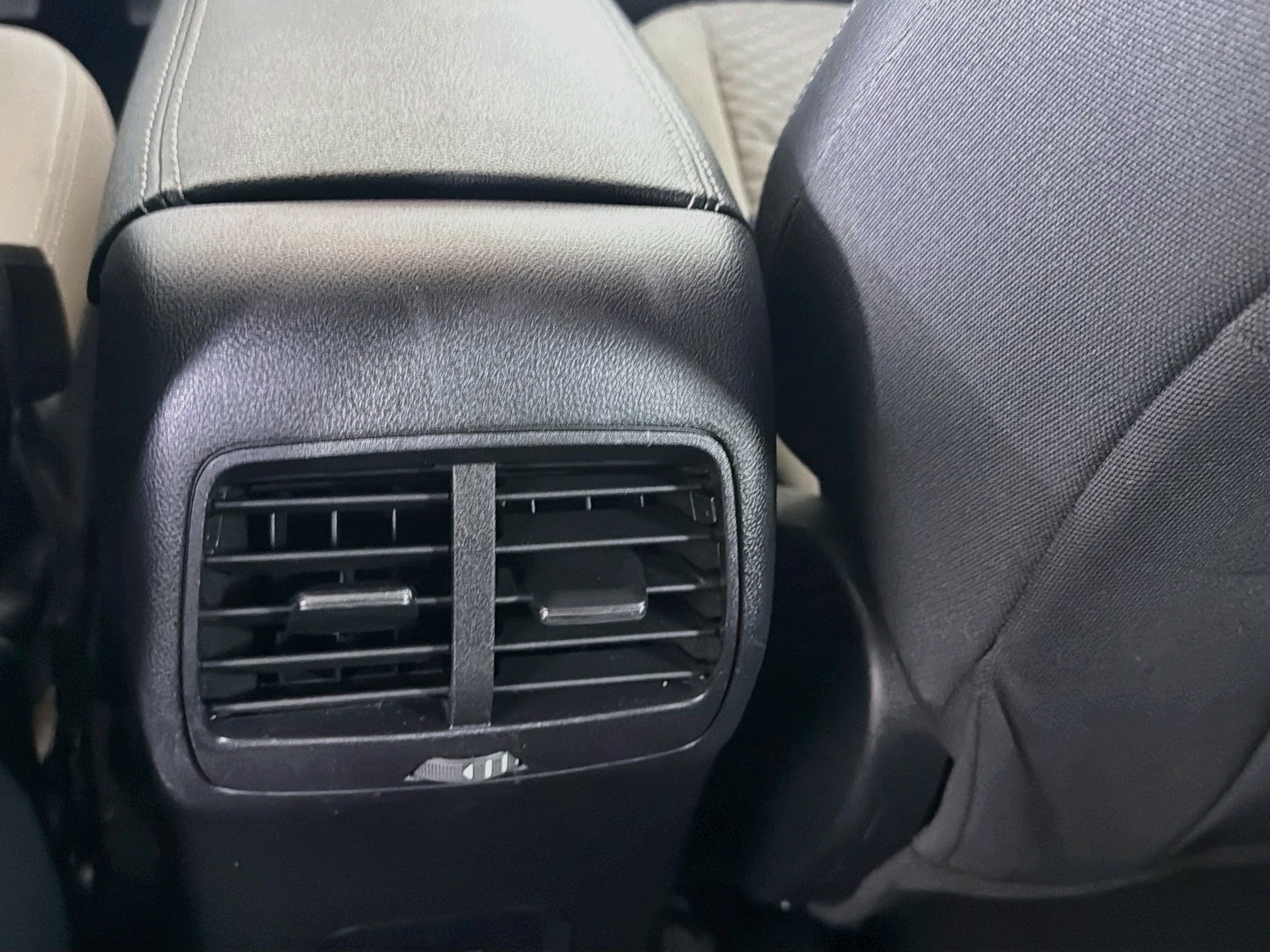 Used 2020 Ford Escape SE AWD/4WD image 25