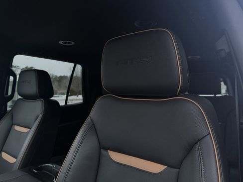 Used 2023 GMC Yukon AT4 image 24