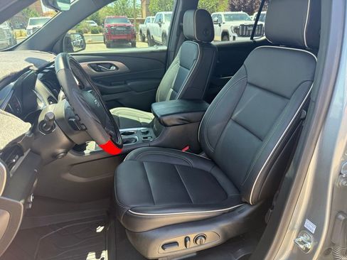Used 2023 Chevrolet Traverse Premier w/ Redline Edition AWD/4WD image 9
