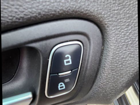 Used 2017 Ford Focus SE image 18