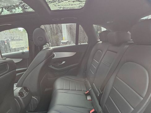 Used 2019 Mercedes-Benz GLC 300 4MATIC image 19