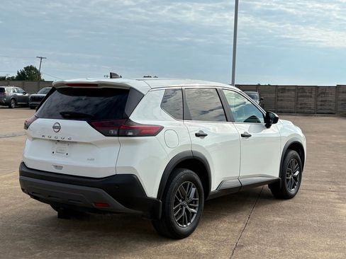 Used 2023 Nissan Rogue S AWD/4WD image 5