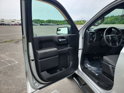 Used 2020 Chevrolet Silverado 1500 Custom Trail Boss w/ Custom Convenience Package AWD/4WD image 15